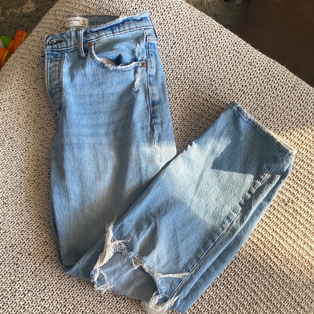 Gently used A&F womens jeans